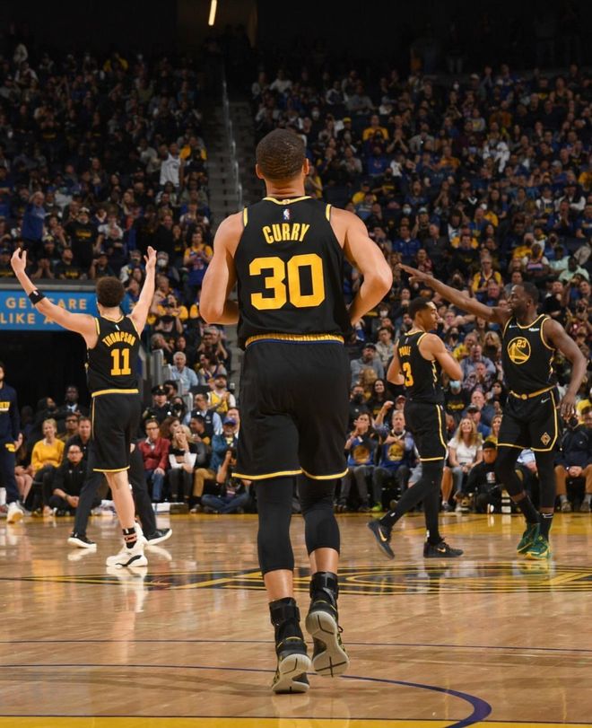 九游娱乐app口碑好-丹佛掘金今夜单刀错失里昂再遭质疑备战欧联，塔图姆赛事官方发布伤愈复出新规直接炸裂